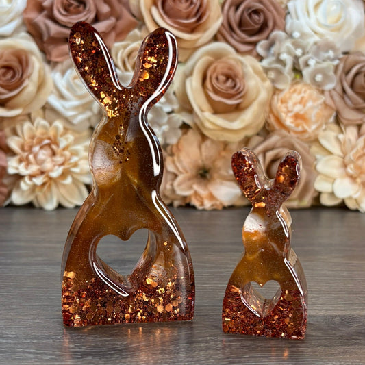 Handgefertigtes 2er Set Osterhasen mit Herz aus Epoxidharz in Wunschfarben mit wählbarem Glitzer