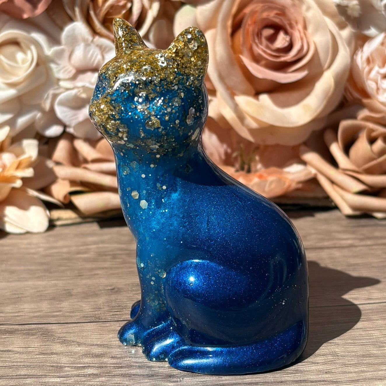 Katzenfiguren in verschiedenen Designs