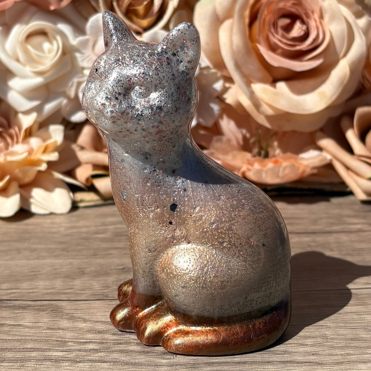 Katzenfiguren in verschiedenen Designs