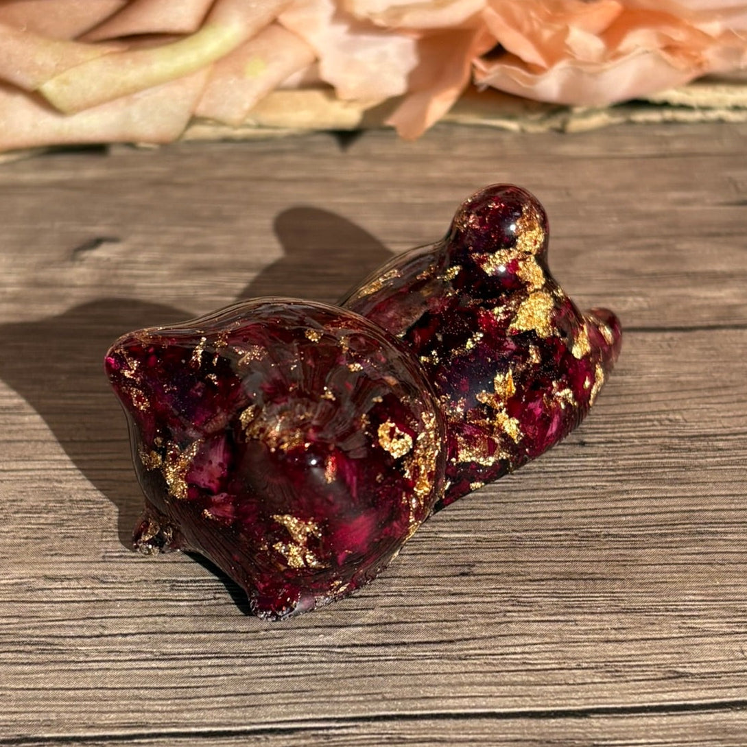 Katzen Magnet mit echten Rosenblättern & Blattgold