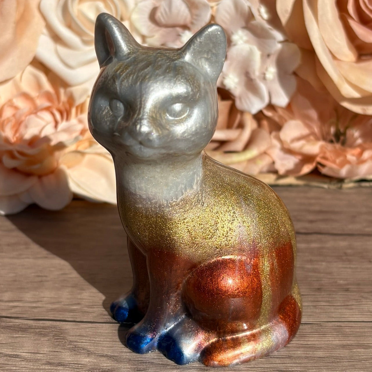 Katzenfiguren in verschiedenen Designs