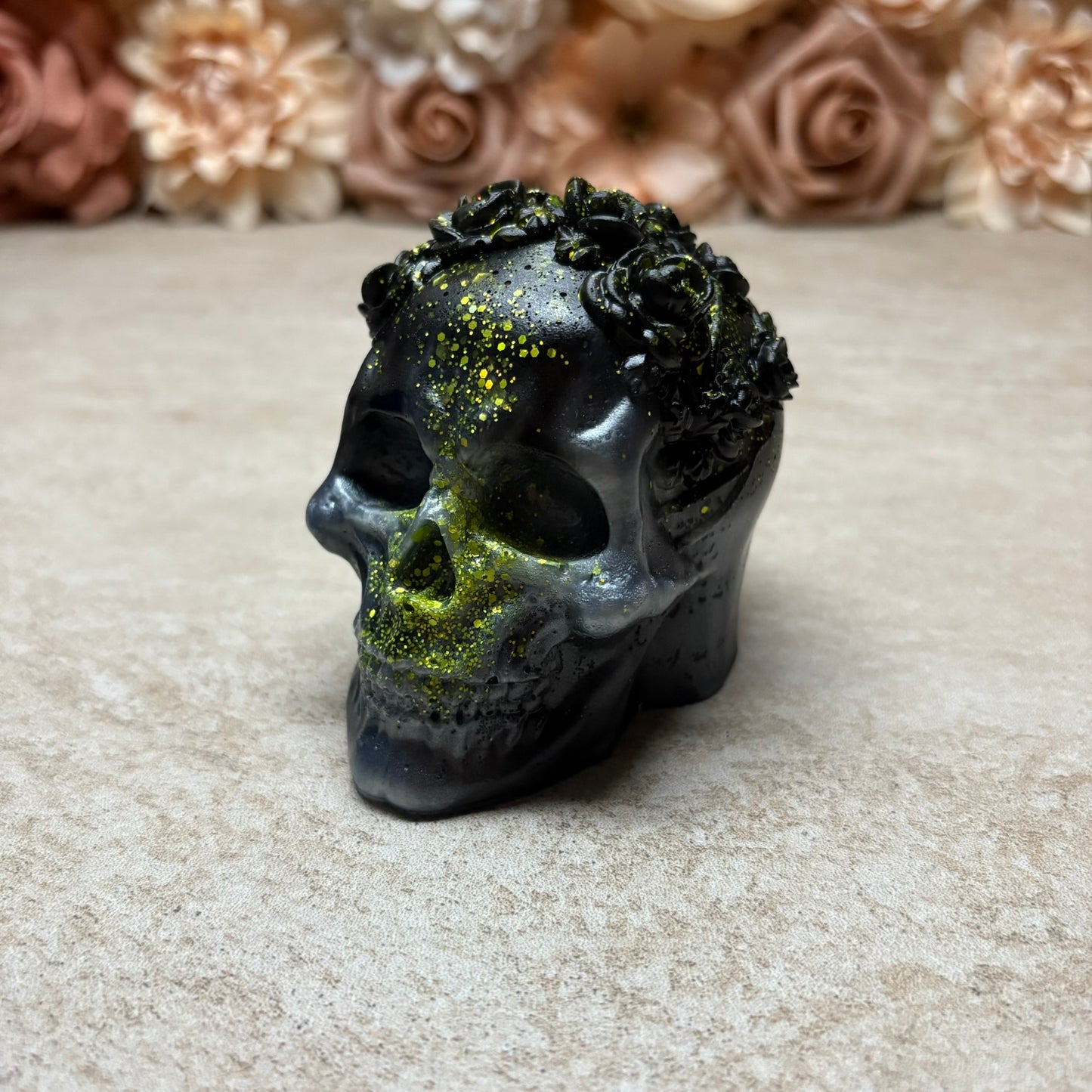 Figur "floraler Totenkopf" matt