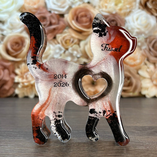 Erinnerungsstück Katze mit Fell eingegossen in Epoxidharz personalisiert mit Name und Daten