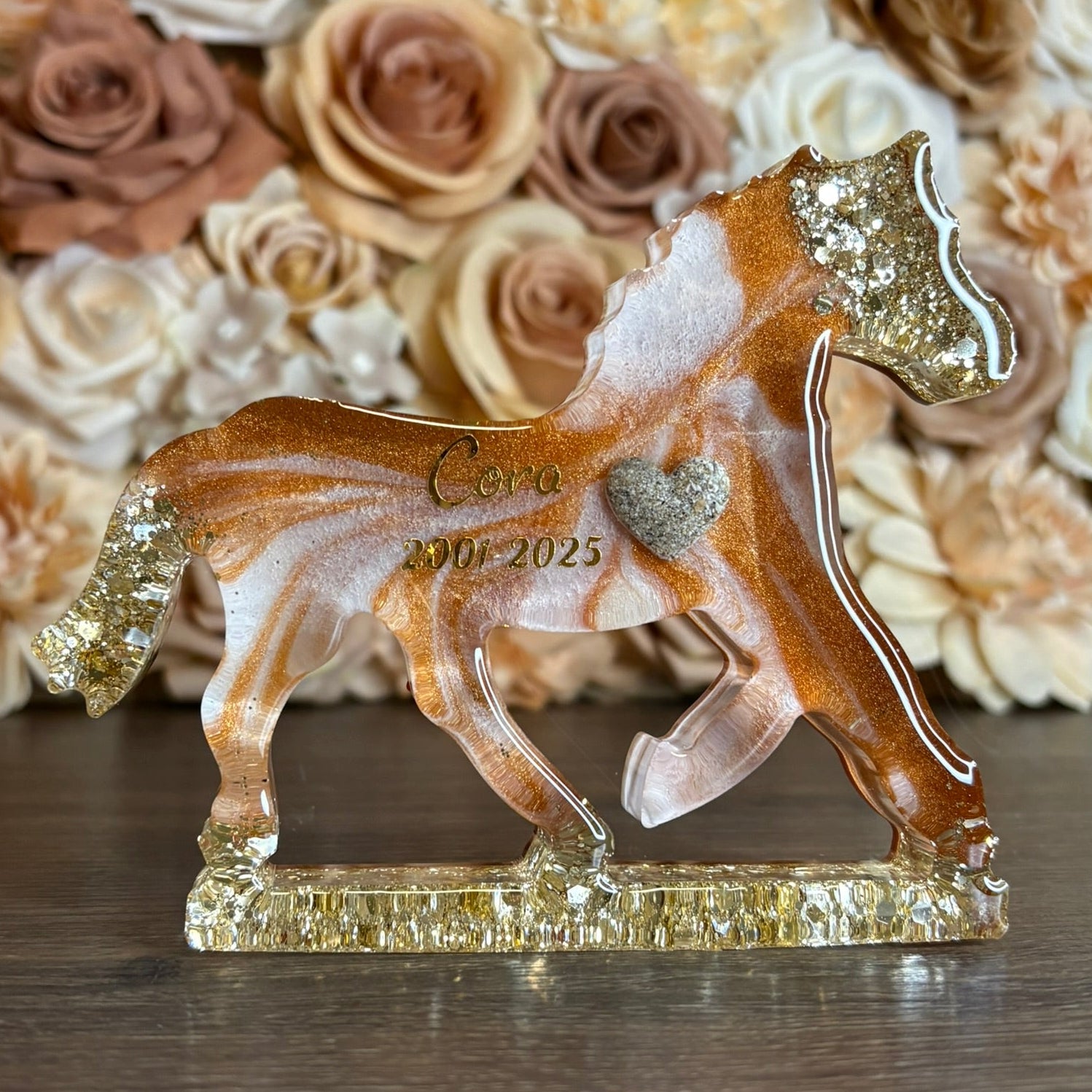 Personalisiertes Erinnerungsstück Pferd  mit Schweifhaar oder Asche handgefertigt