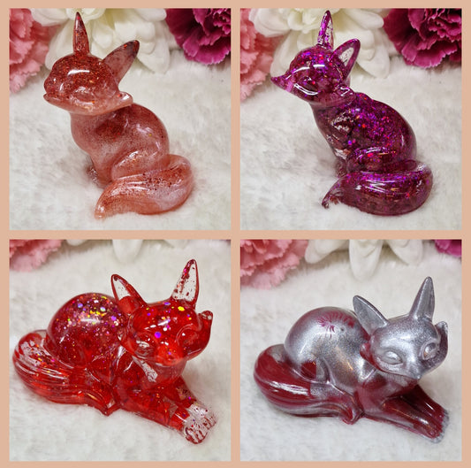 Figur "Fuchs" sitzend und liegend, versch. Designs