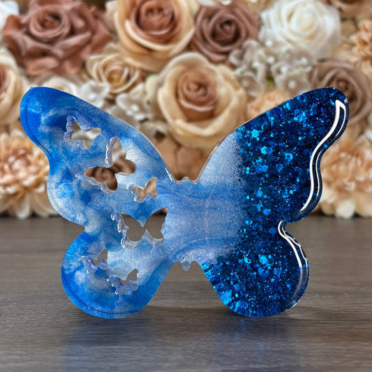 Handgemachter Schmetterling aus Epoxidharz Dekofigur mit Glitzer in Wunschfarbe